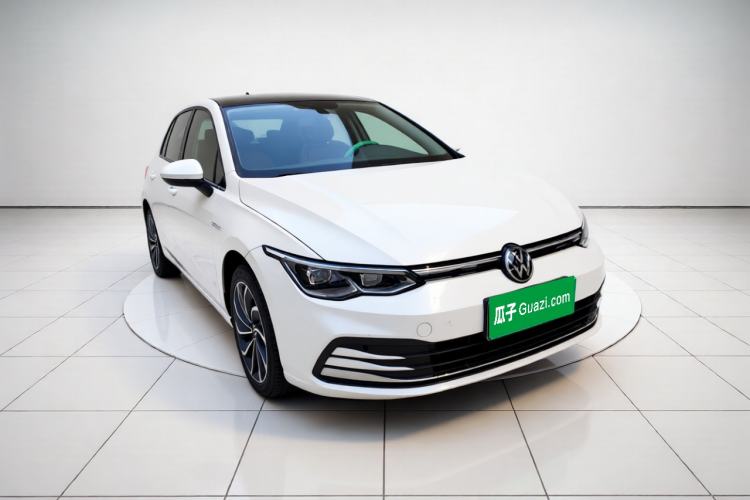 Volkswagen Golf 2023 — 3