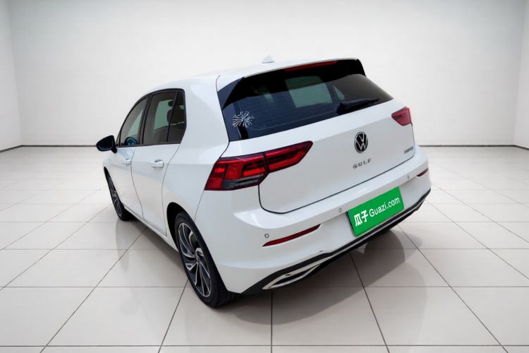 Volkswagen Golf 2023 — 4