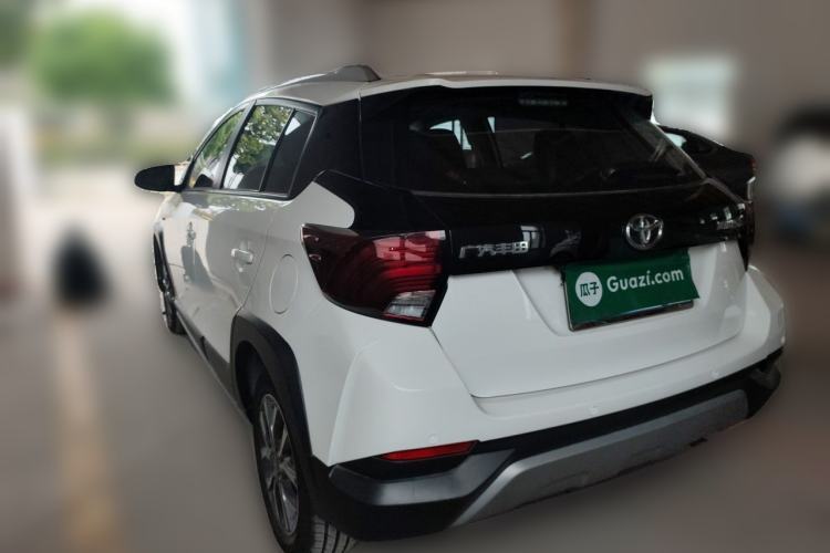 Toyota Yaris L 2022 — 4