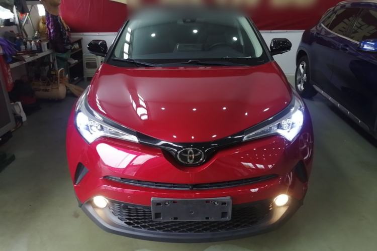 Toyota C-HR 2020 — фото 2