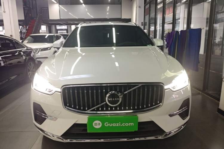 Volvo XC60 2022 — 2
