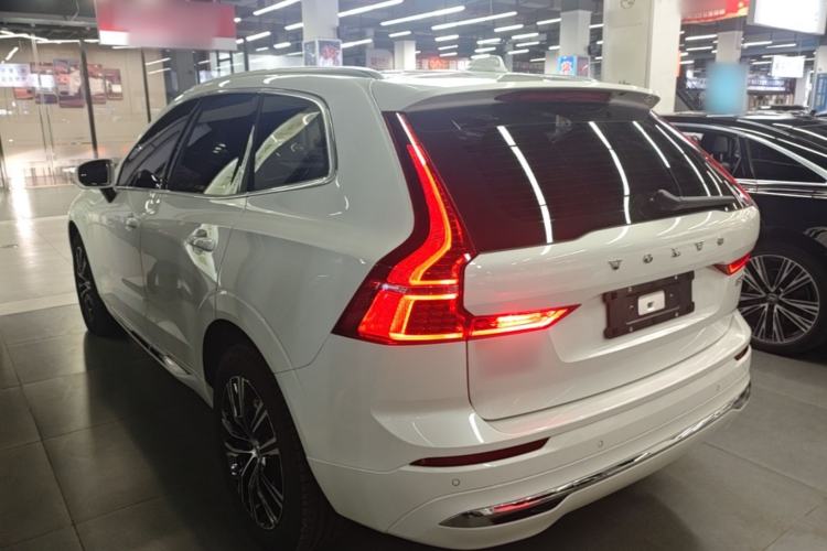 Volvo XC60 2022 — 4