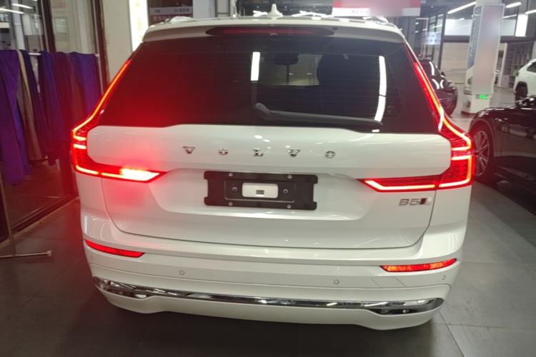 Volvo XC60 2022 — 5