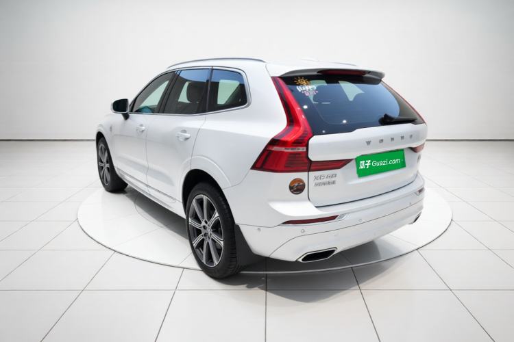 Volvo xc60 new energy 2021 — фото 4
