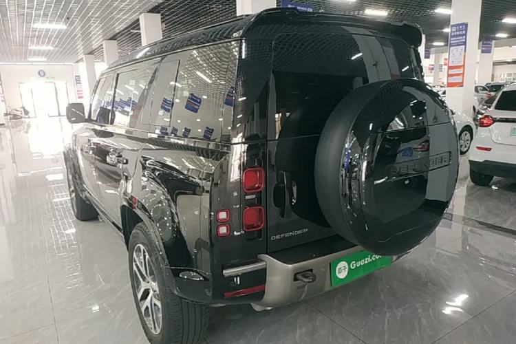 Land Rover Defender 2024 — 4