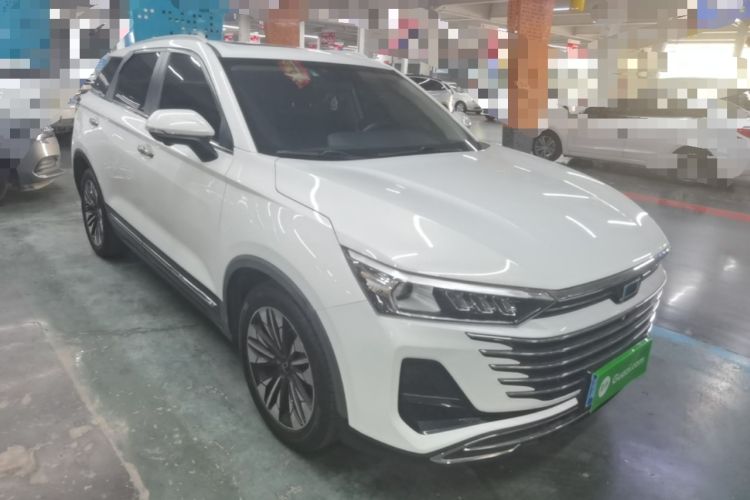 Bestune T77 2023 — 3