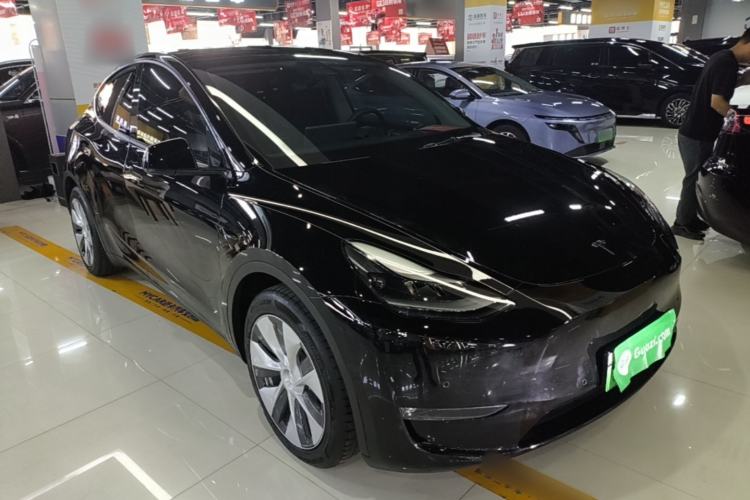 Tesla Model Y 2021 — 3