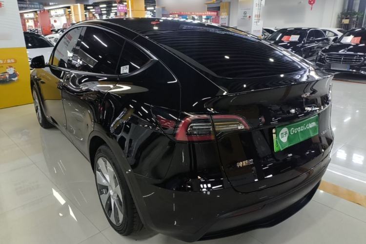 Tesla Model Y 2021 — 4