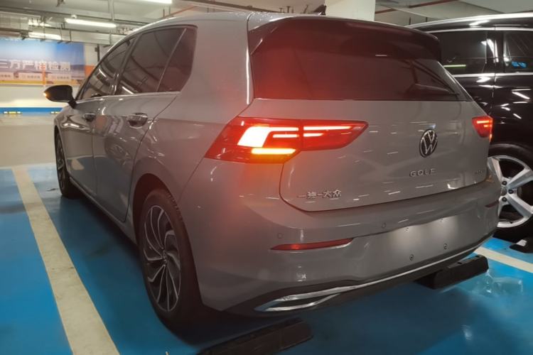 Volkswagen Golf 2023 — 4