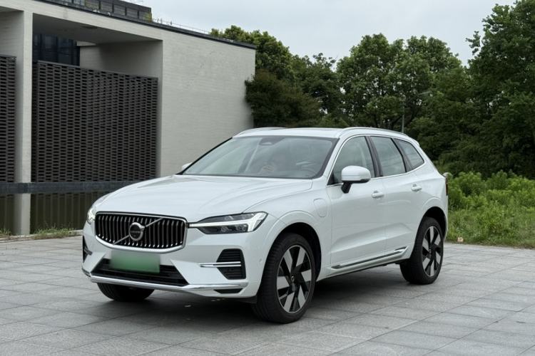 Volvo xc60 new energy 2025 — фото 1