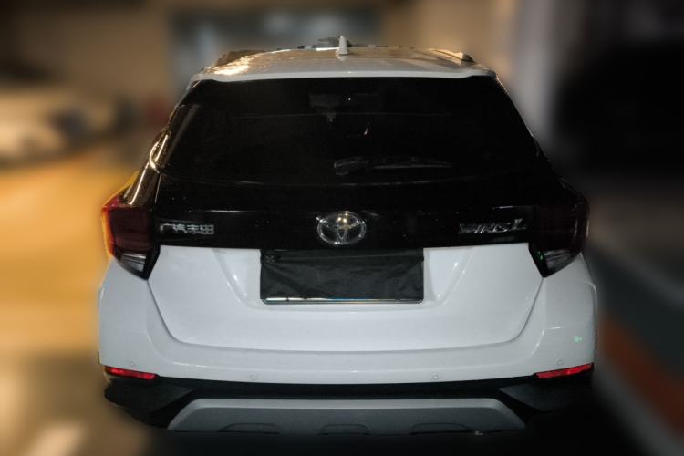 Toyota Yaris L 2020 — 5