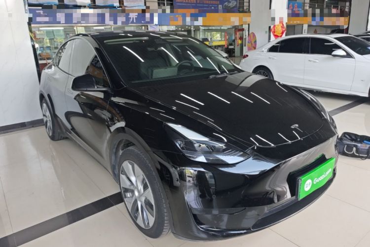 Tesla Model Y 2022 — 3