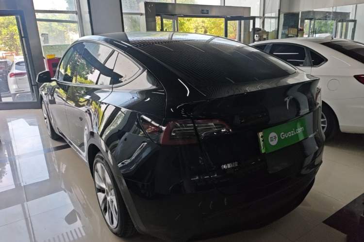 Tesla Model Y 2022 — 4