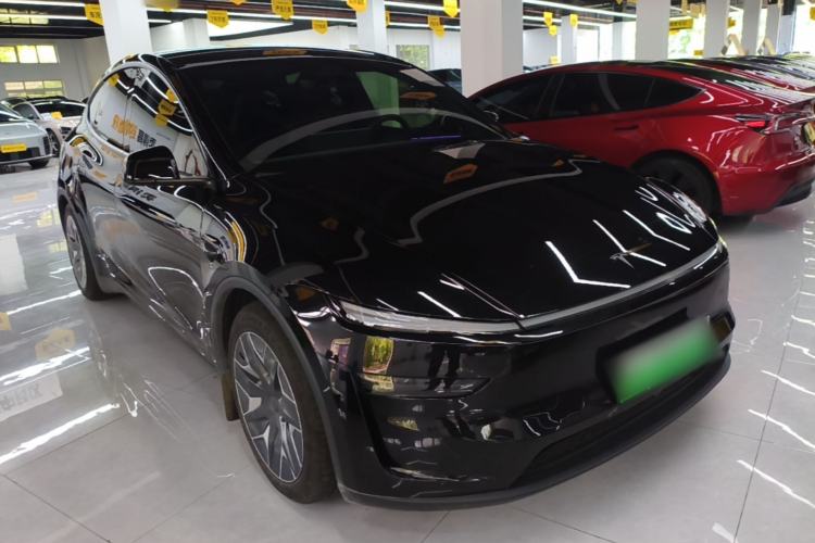 Tesla Model Y L 2025 — 3