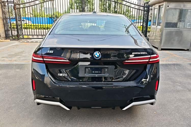 BMW i5 2024 — 5