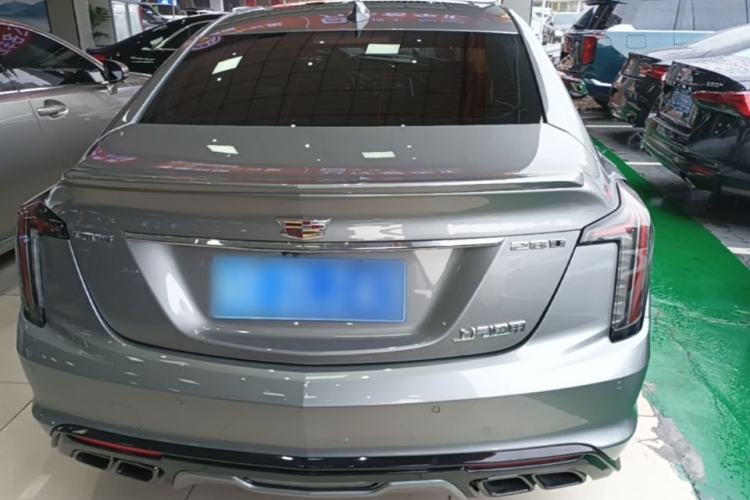 Cadillac CT5 2023 — 5