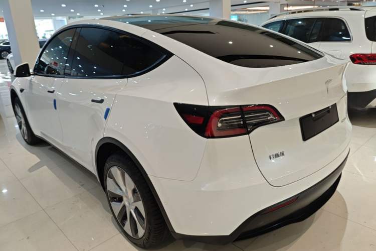 Tesla Model Y 2022 — 4