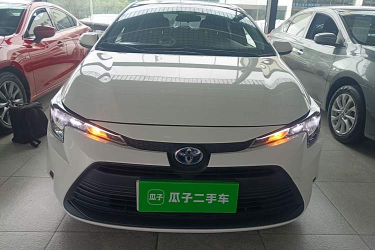 Toyota Corolla 2023 — фото 2