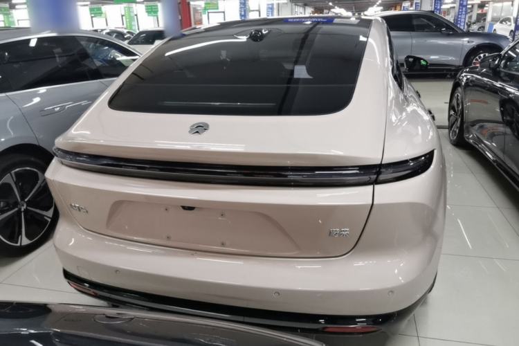 NIO ET5 2025 — 5