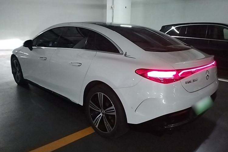 Mercedes-Benz EQE 350 2022 — 4