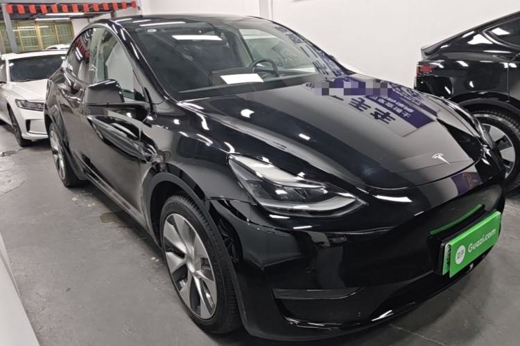 Tesla Model Y 2021 — 3