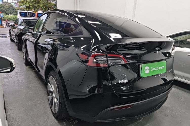 Tesla Model Y 2021 — 4