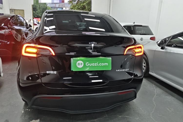 Tesla Model Y 2021 — 5