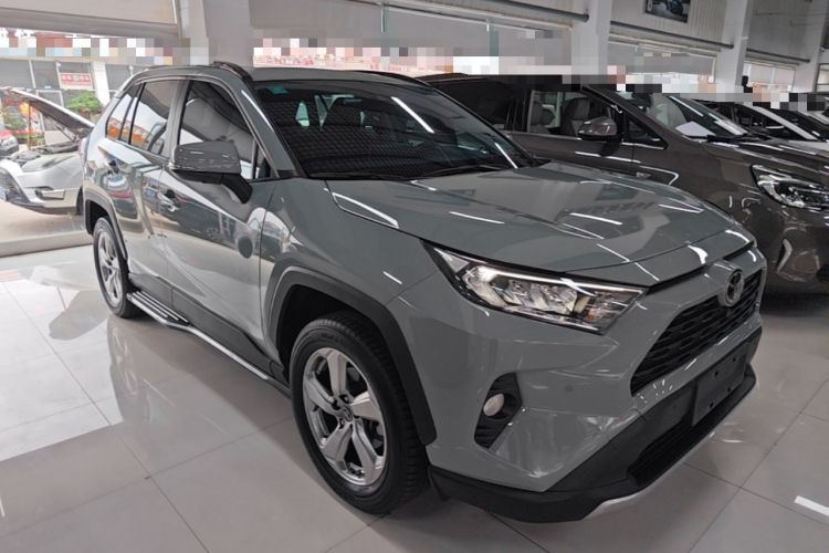 Toyota RAV4 2022 — фото 3