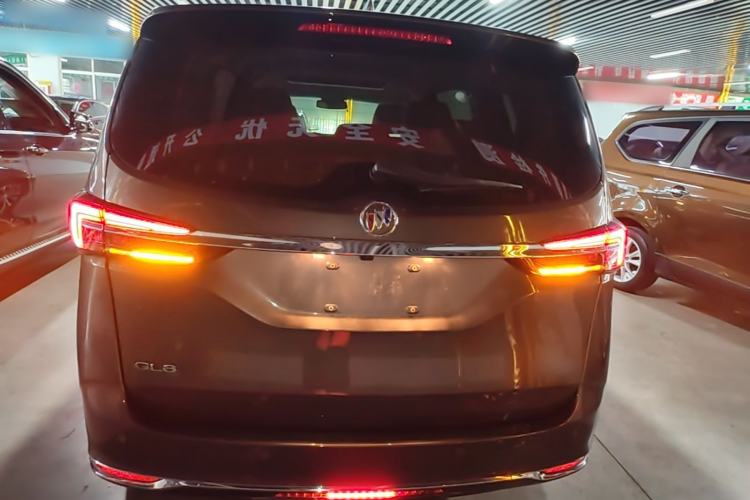 Buick GL8 2023 — 5
