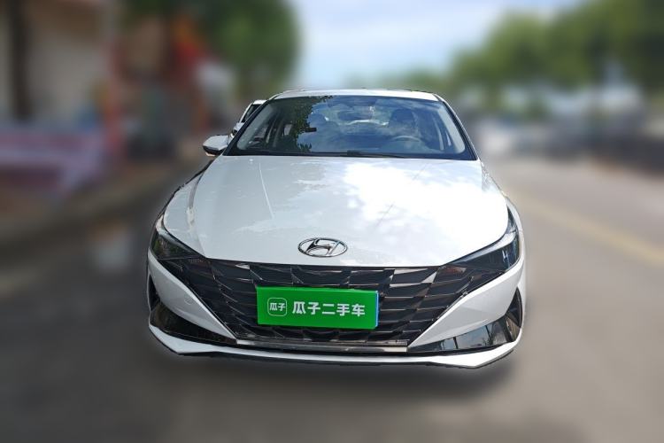 Hyundai Elantra 2022 — 2