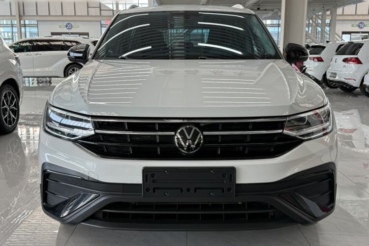 Volkswagen Tiguan L 2025 — 2