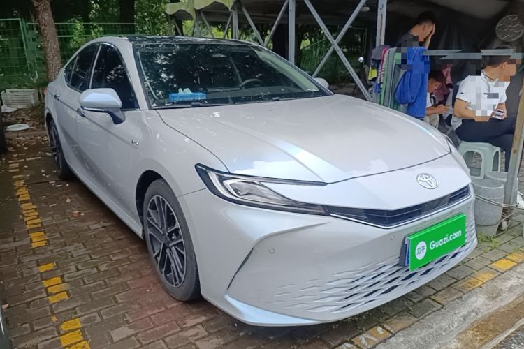 Toyota Camry 2024 — фото 3