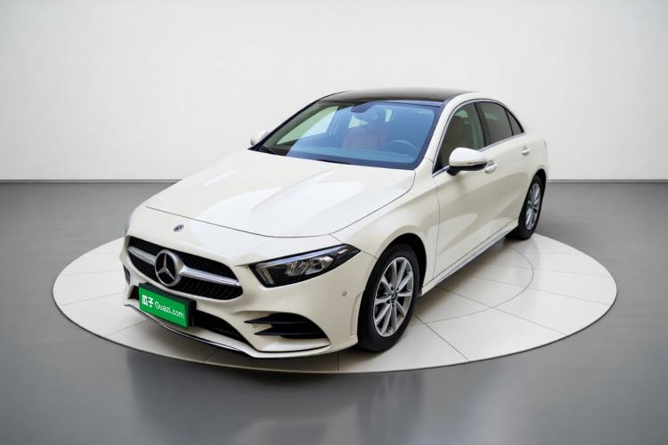 Mercedes-Benz A 200 L 2021 — фото 1