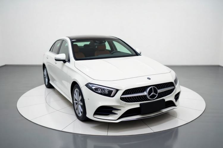 Mercedes-Benz A 200 L 2021 — фото 2