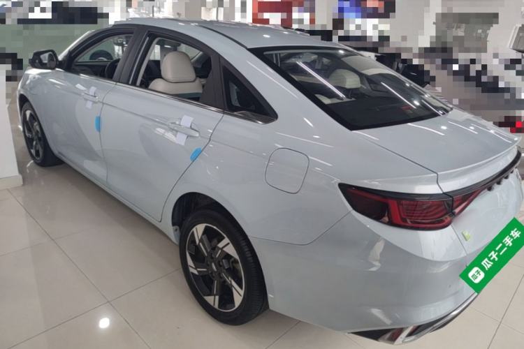 Geely Emgrand L 2022 — 4