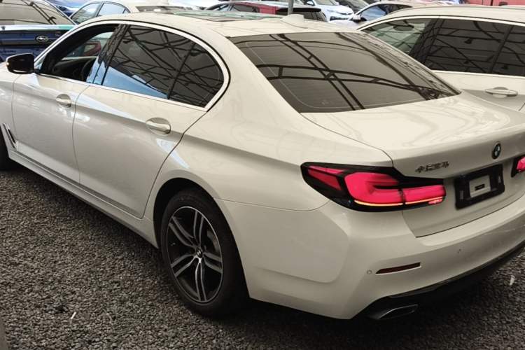 BMW 530Li 2023 — фото 4