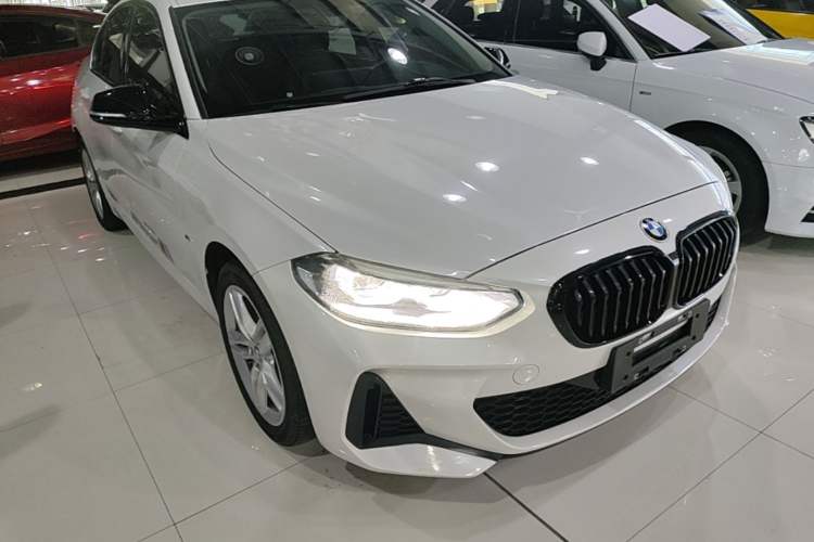 BMW 120i 2021 — фото 3