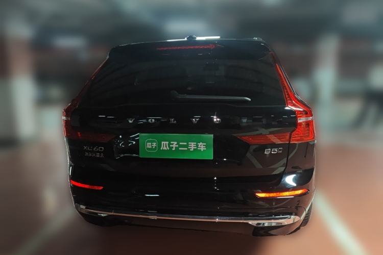 Volvo XC60 2025 — 3