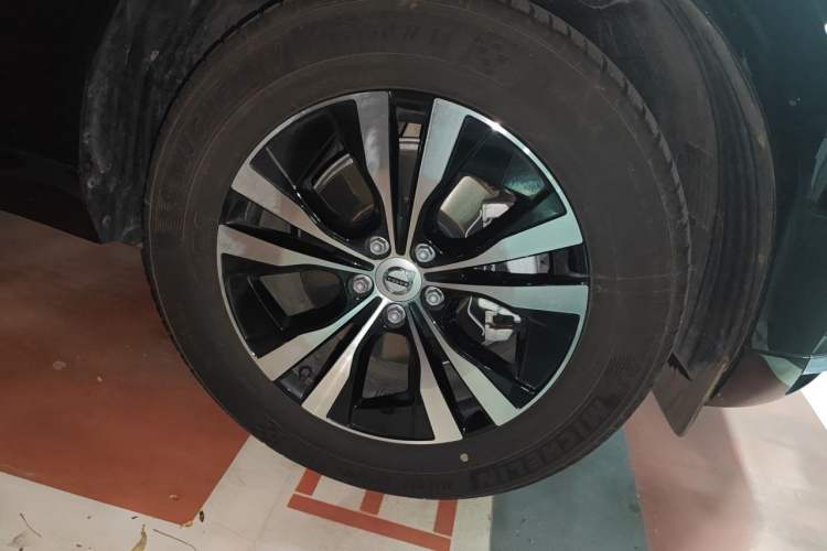 Volvo XC60 2025 — 5