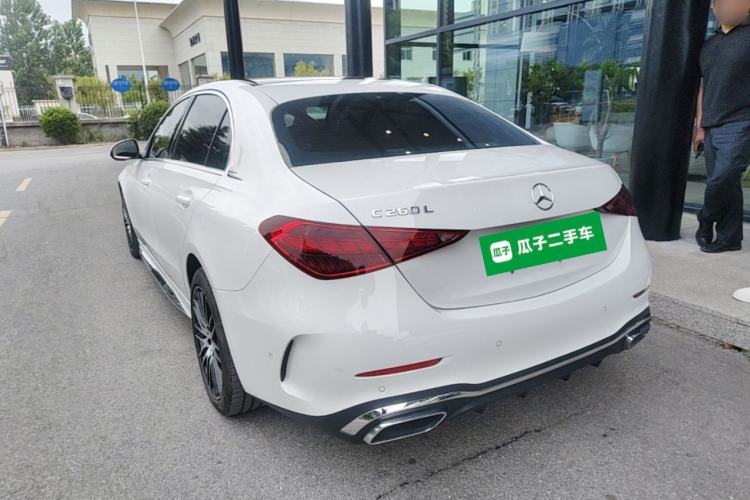 Mercedes-Benz C 260 L 2024 — 4
