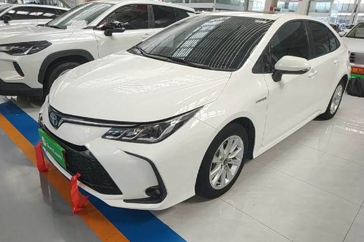 Toyota Corolla 2023 — фото 1