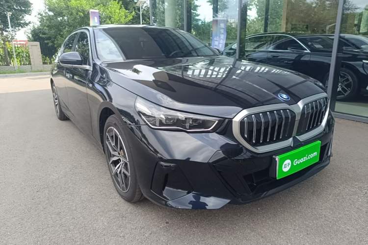 BMW i5 2025 — фото 3