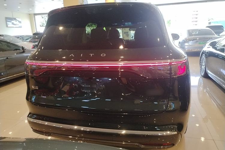 AITO AITO M8 2025 — 5