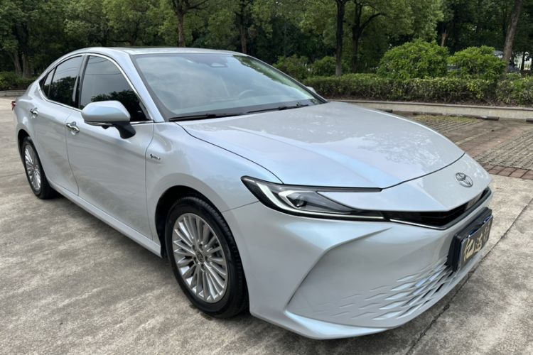 Toyota Camry 2024 — 3