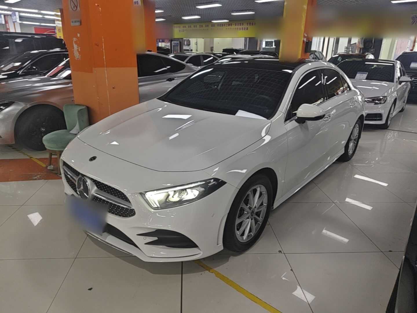 Mercedes-Benz A 200 L 2022 — фото 1