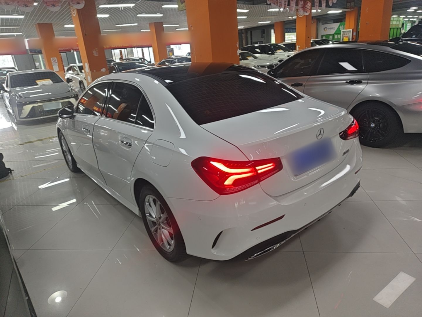 Mercedes-Benz A 200 L 2022 — фото 4