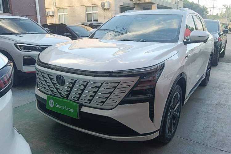 ChangAn CS75 PLUS 2025 — фото 1