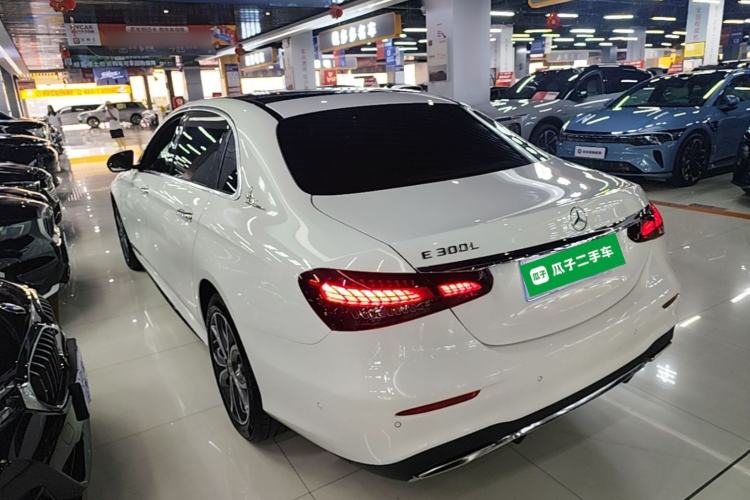 Mercedes-Benz E 300 L 2023 — 4