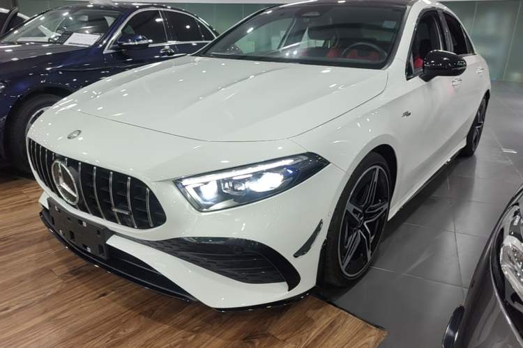 Mercedes-Benz benz a amg 2024 — фото 1