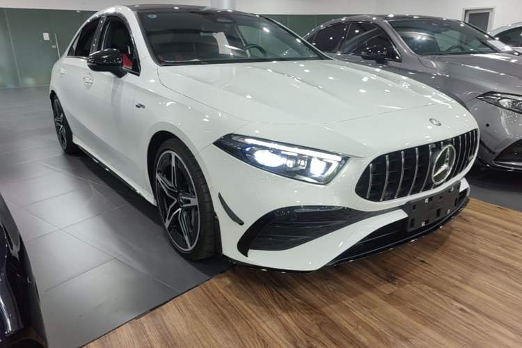 Mercedes-Benz benz a amg 2024 — фото 3
